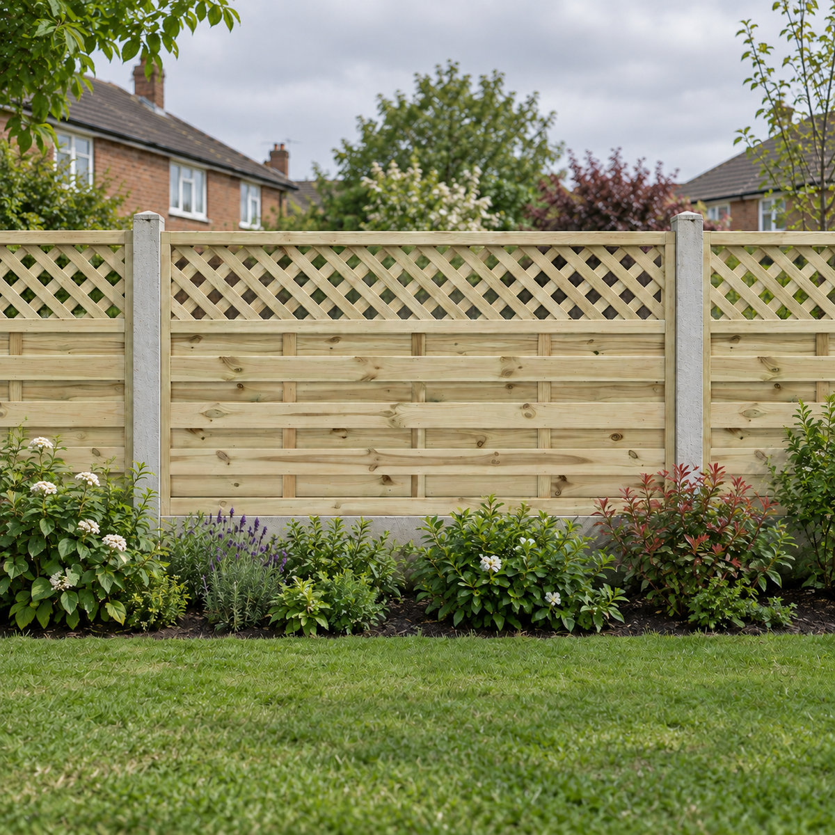 European Panel Model 4 6ft x 3ft 1828x900 – overcast garden view